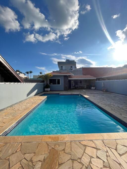 Casa Com Piscina Em Condominio Fechado Águas de Lindóia المظهر الخارجي الصورة