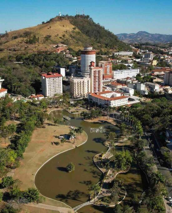 Casa Com Piscina Em Condominio Fechado Águas de Lindóia المظهر الخارجي الصورة